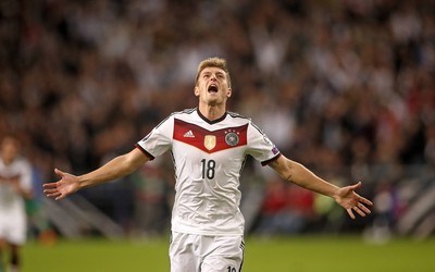 U游体育播报-B席这跑动距离全队第一