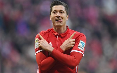 U游体育动态-克罗地亚球迷制作巨幅TIFO